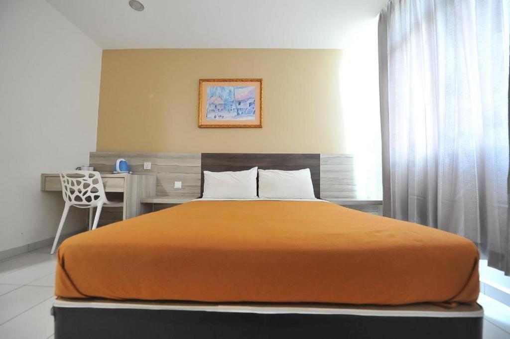 Hotel Suria Malaqa Malacca Exteriör bild