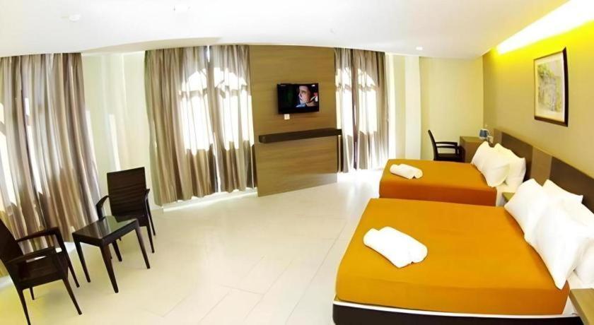 Hotel Suria Malaqa Malacca Exteriör bild