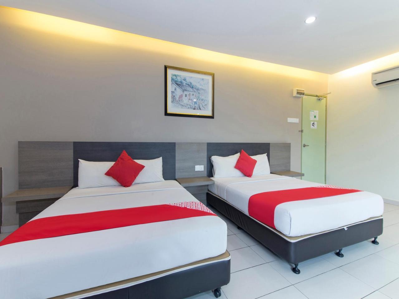 Hotel Suria Malaqa Malacca Exteriör bild
