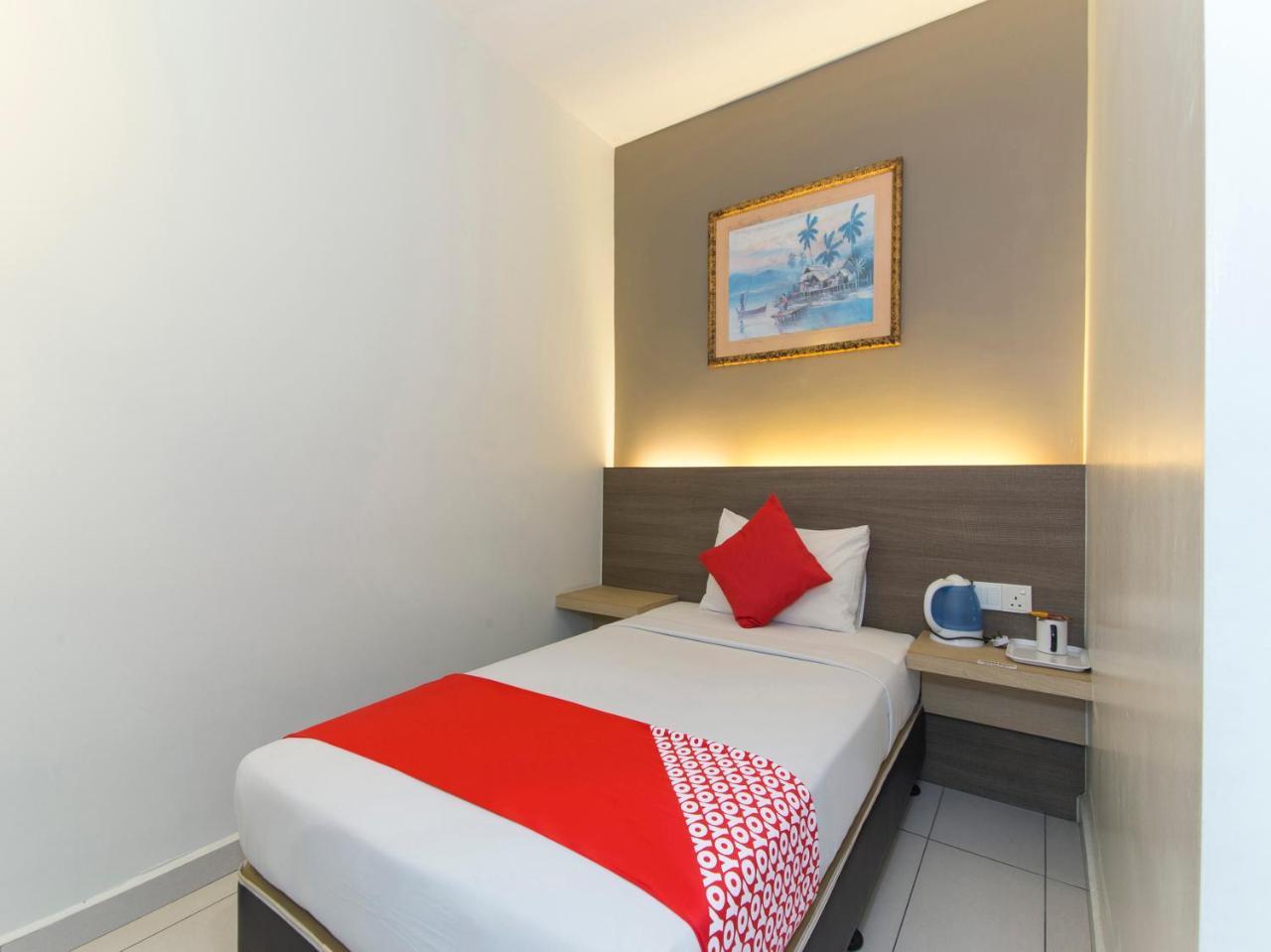 Hotel Suria Malaqa Malacca Exteriör bild