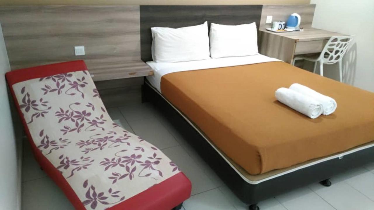 Hotel Suria Malaqa Malacca Exteriör bild