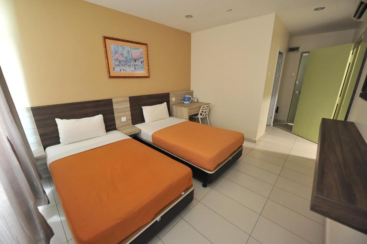 Hotel Suria Malaqa Malacca Exteriör bild