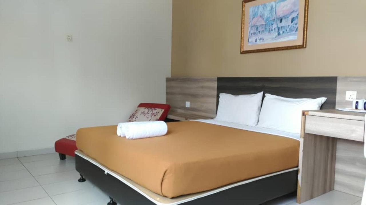 Hotel Suria Malaqa Malacca Exteriör bild