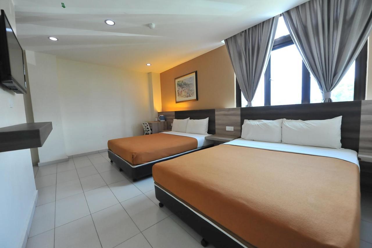 Hotel Suria Malaqa Malacca Exteriör bild