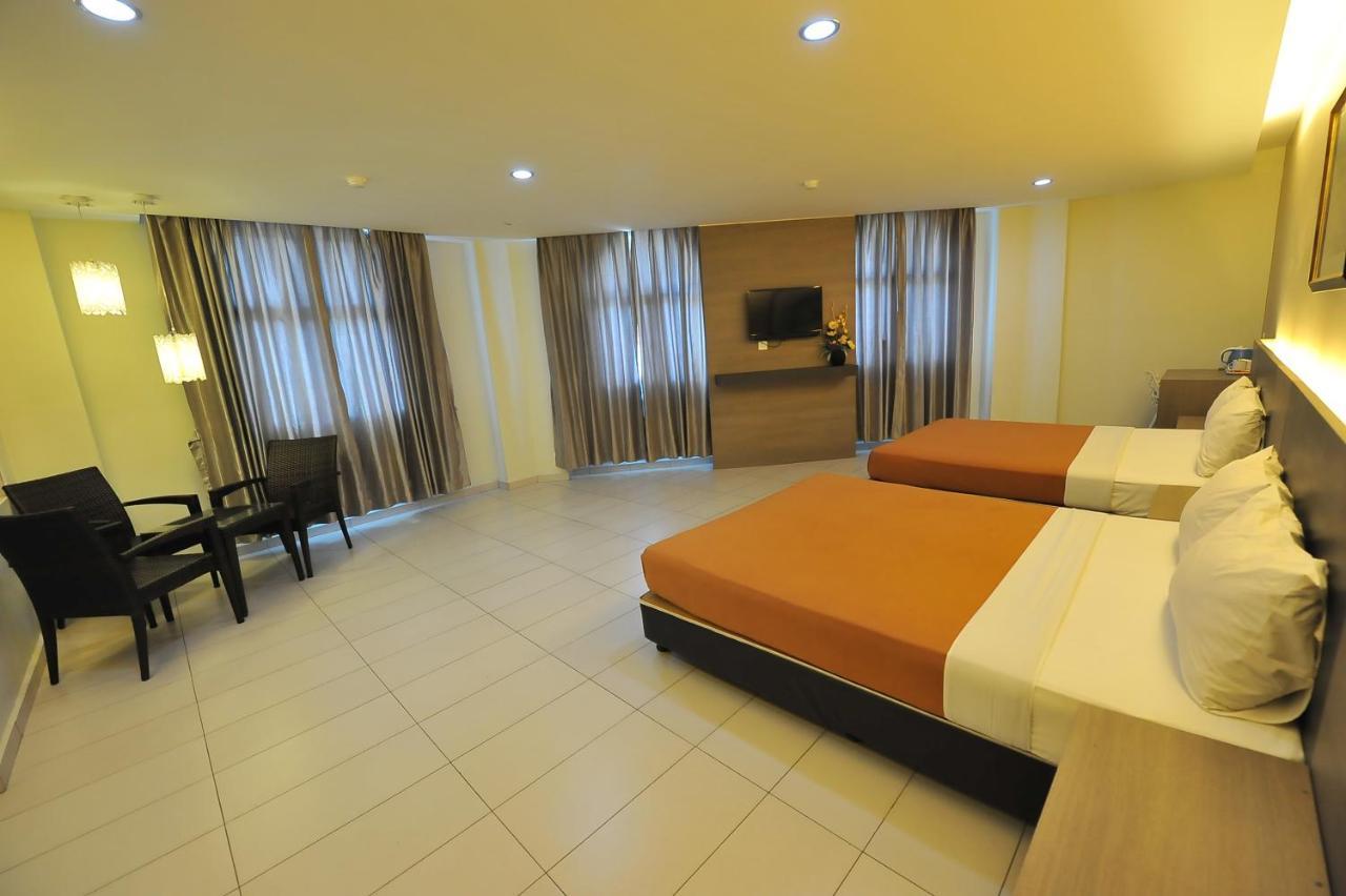 Hotel Suria Malaqa Malacca Exteriör bild