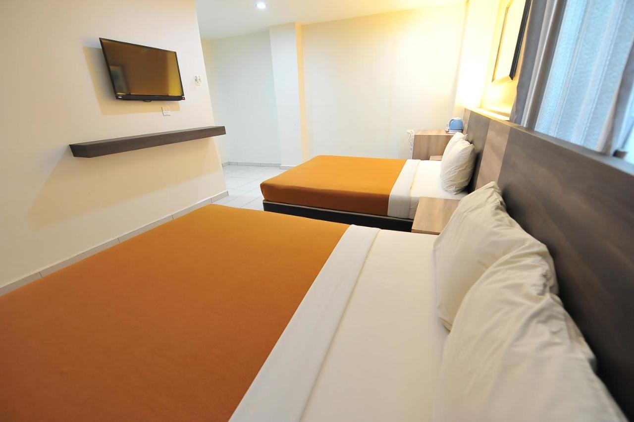 Hotel Suria Malaqa Malacca Exteriör bild