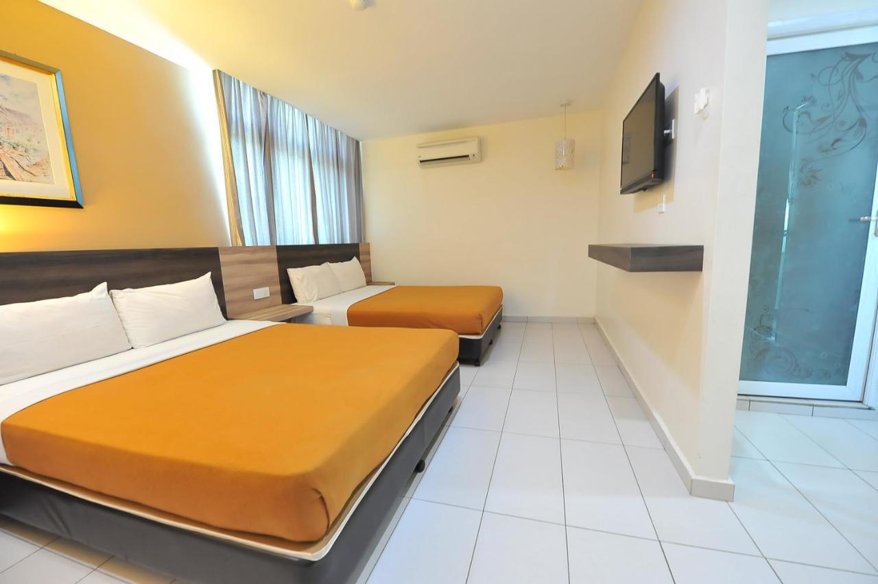 Hotel Suria Malaqa Malacca Exteriör bild