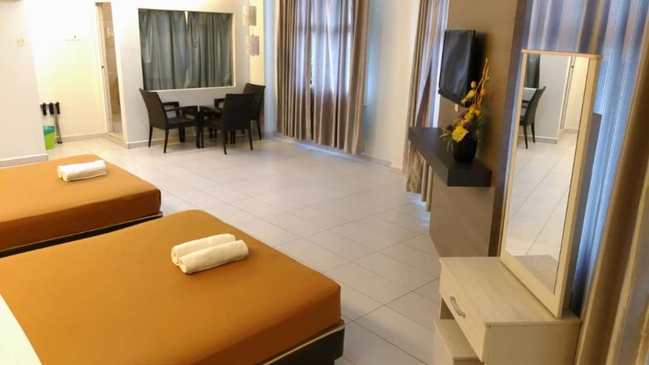 Hotel Suria Malaqa Malacca Exteriör bild