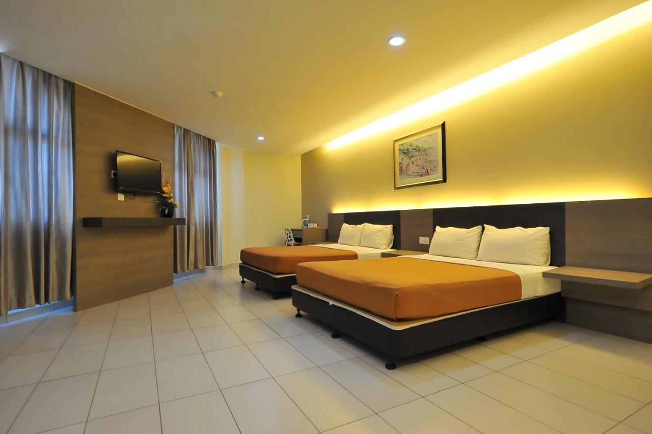 Hotel Suria Malaqa Malacca Exteriör bild