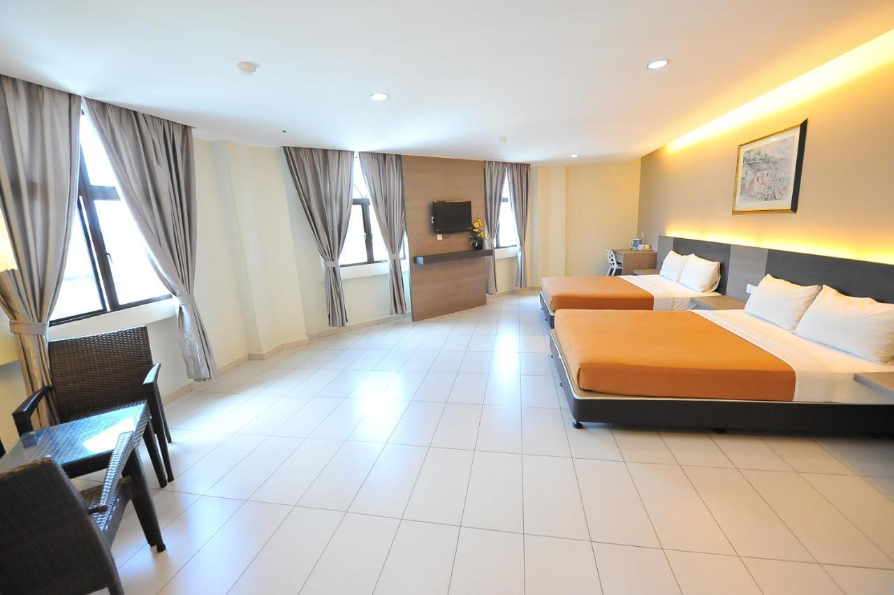 Hotel Suria Malaqa Malacca Exteriör bild