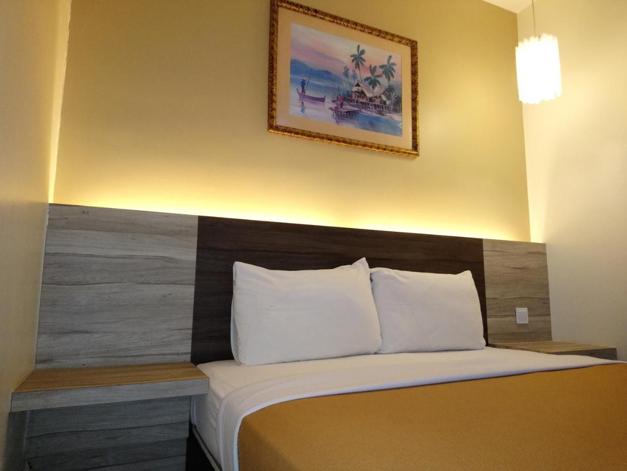 Hotel Suria Malaqa Malacca Exteriör bild