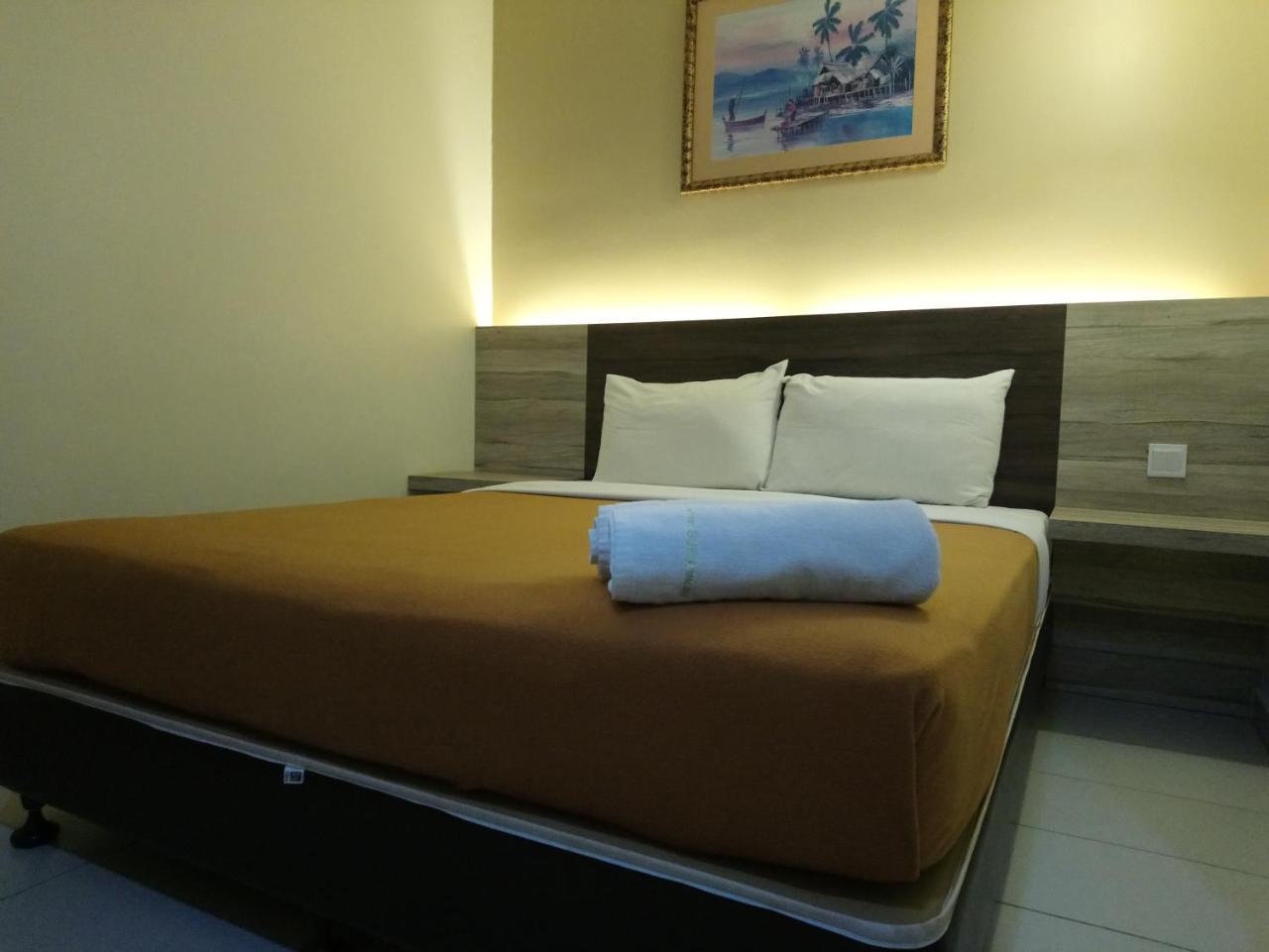 Hotel Suria Malaqa Malacca Exteriör bild